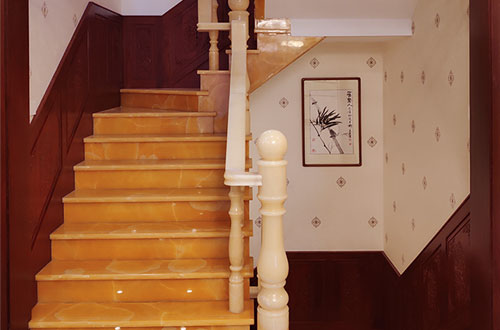 禹会中式别墅室内汉白玉石楼梯的定制安装装饰效果